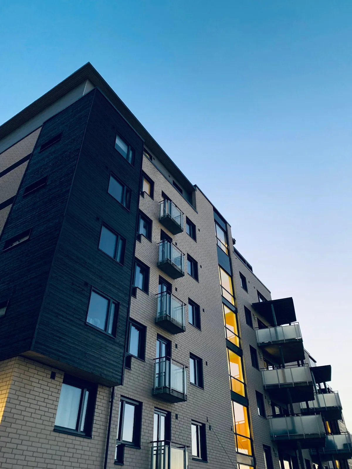 1BR in a mid-rise, Tower B